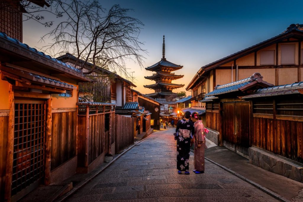 kyoto day tour yasaka pagoda